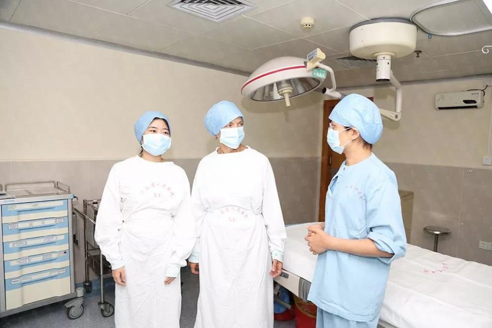 德嘉斯奎博士还参观了广东省人民医院产房。